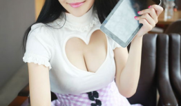 大乳美女视频,性感魅力一触即发